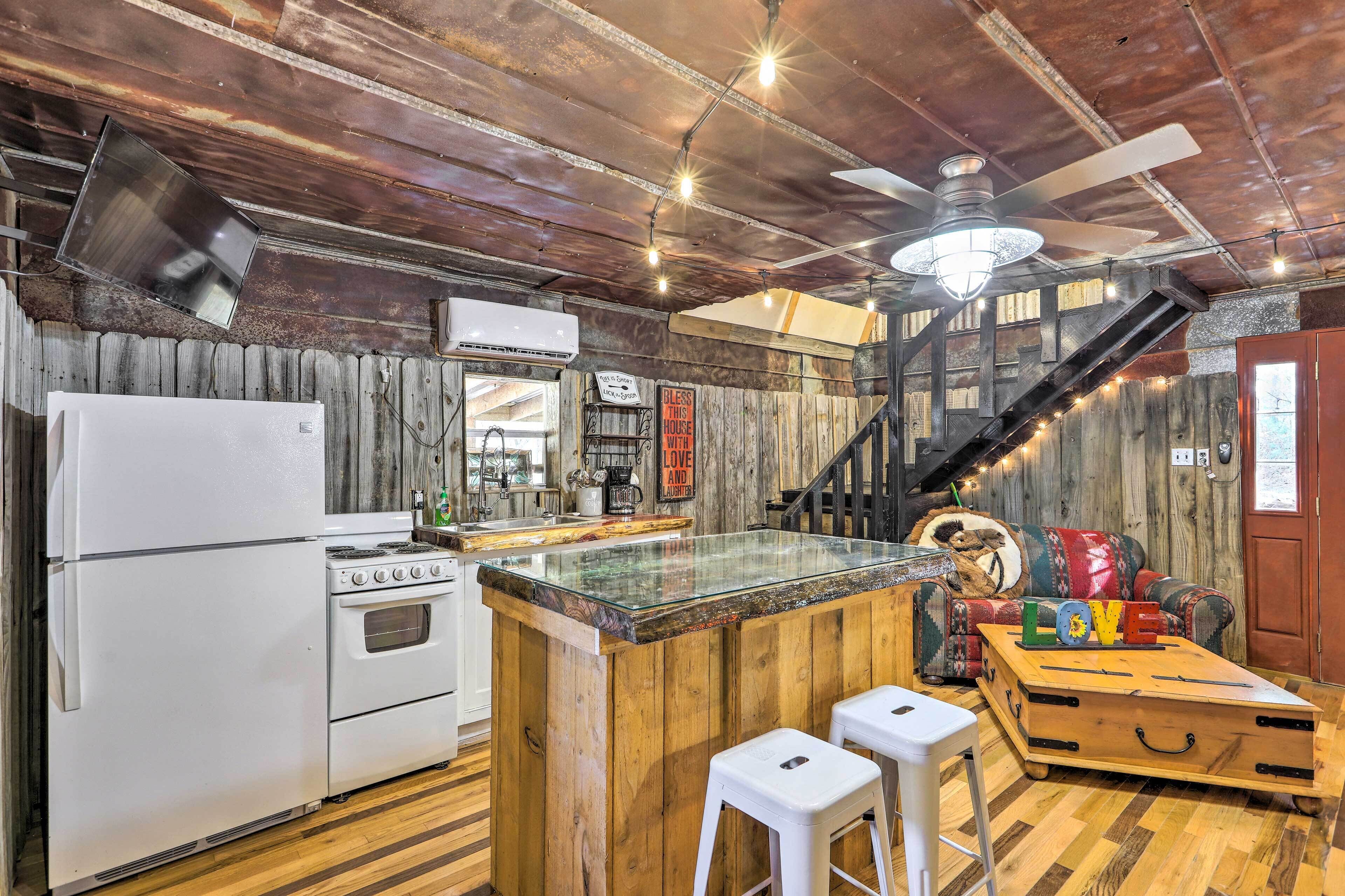 Georgia Farm Vacation Rental Cabin ~ 12 Mi to Rome