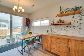 Dining - Fire Pit & Shuffleboard: Suburban Denver Home (Denver)