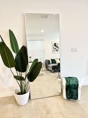 Interior - Cute & Comfy 5 Bedroom Phx Oasis (Phoenix)