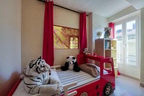 2 bedrooms, iron/ironing board, travel crib, WiFi - Black and White (Alignan-du-Vent)