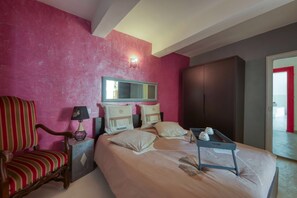 2 soverom, strykejern/-brett, reiseseng for barn og wi-fi