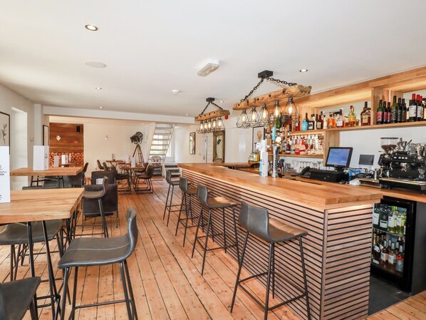 Cottage | Bar (on property)