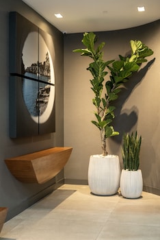 Hotel entrance at Smart Brickell Hotel