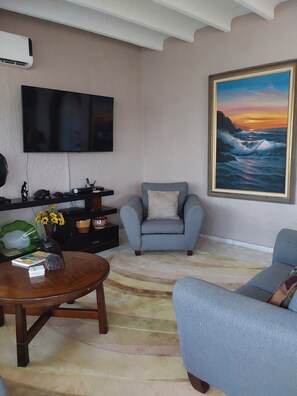 Smart TV - Romantic Villa Beach House (San Carlos)
