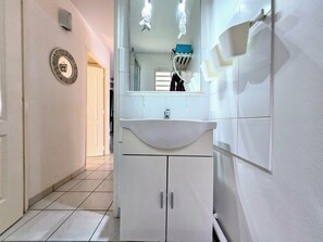 Hair dryer, towels