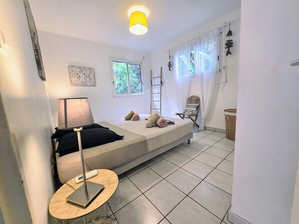 1 bedroom, travel cot, WiFi, bed sheets