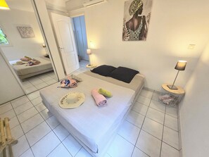 1 bedroom, travel cot, WiFi, bed sheets