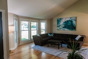 Smart TV, chimenea y impresora 