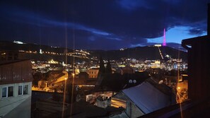 Triple Room | Premium bedding, iron/ironing board, free WiFi, bed sheets - HOTELDS (Tbilisi)