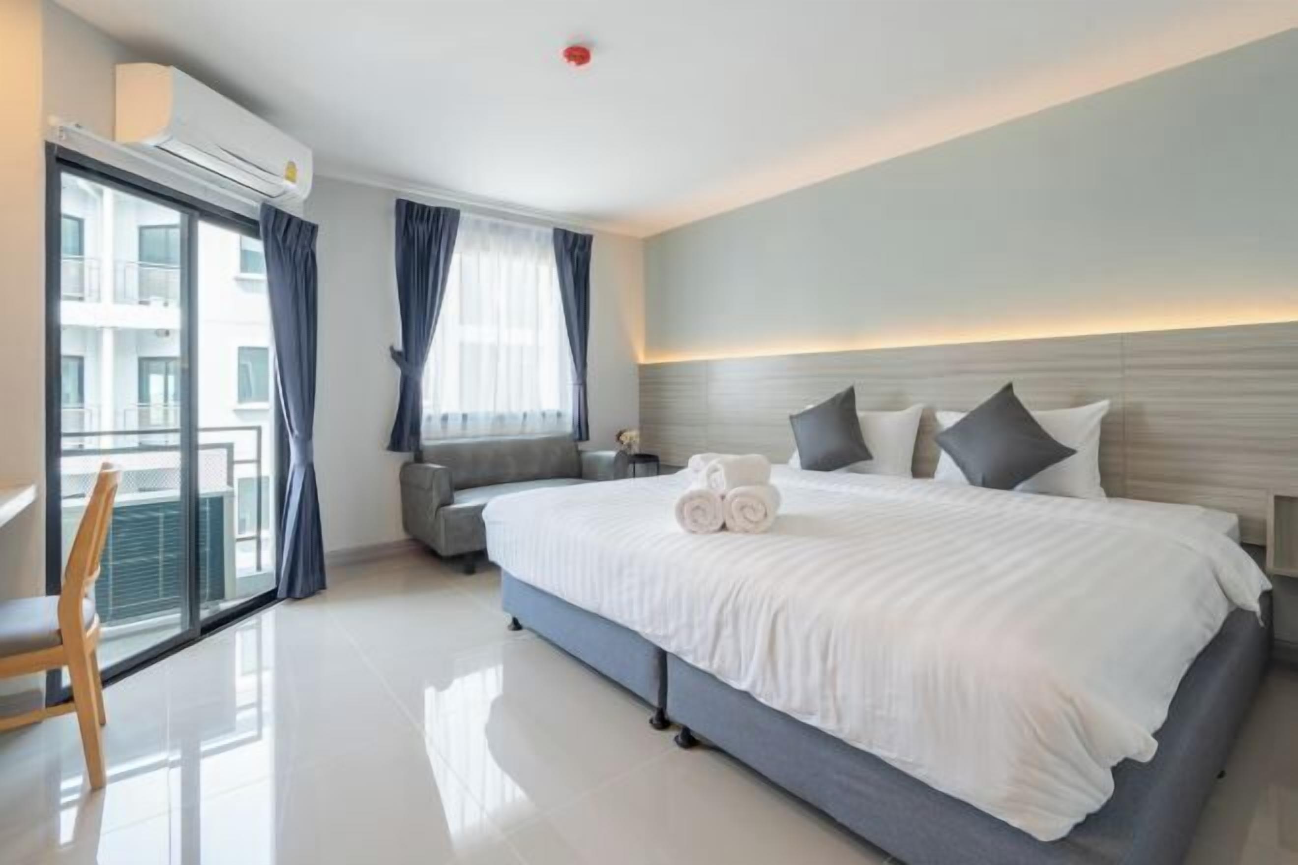 Coffre-fort, bureau, rideaux d’obscurcissement, accès au Wi-Fi (inclus)