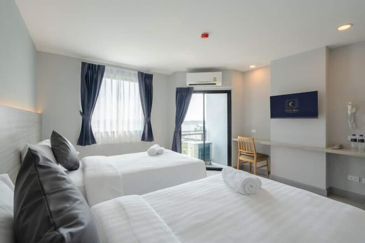 In-room safe, desk, blackout drapes, free WiFi