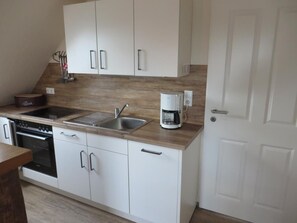 Køleskab, mikrobølgeovn, ovn, opvaskemaskine