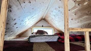 1 bedroom, bed sheets