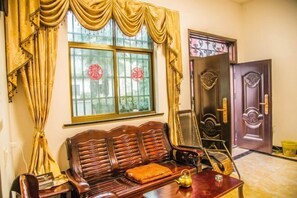 المنشأة من الداخل