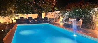 Villa with Large Garden and Pool for Exclusive Use - Max 8 Guests