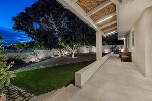 Property grounds - Villa with Large Garden and Pool for Exclusive Use - Max 8 Guests (Marina di Ragusa)