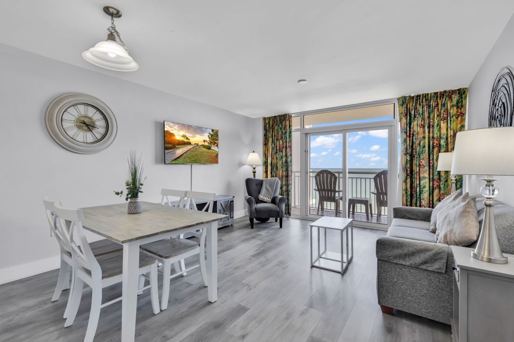 📢 Snowbirds Monthly Discounts Atlantica Beachfront Getaway