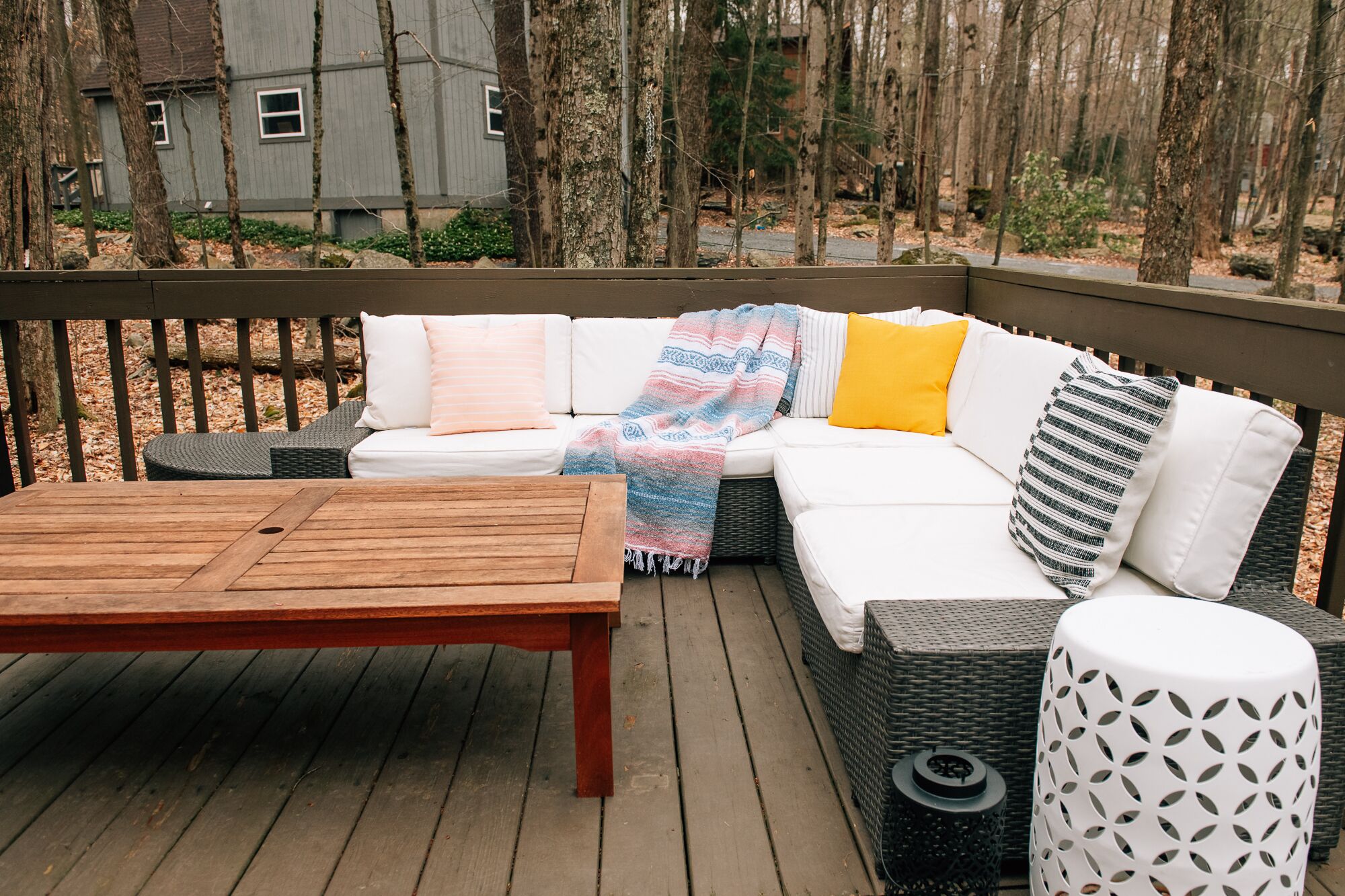 Cozy Pocono Lake Chalet / No Amenity Fees After Booking