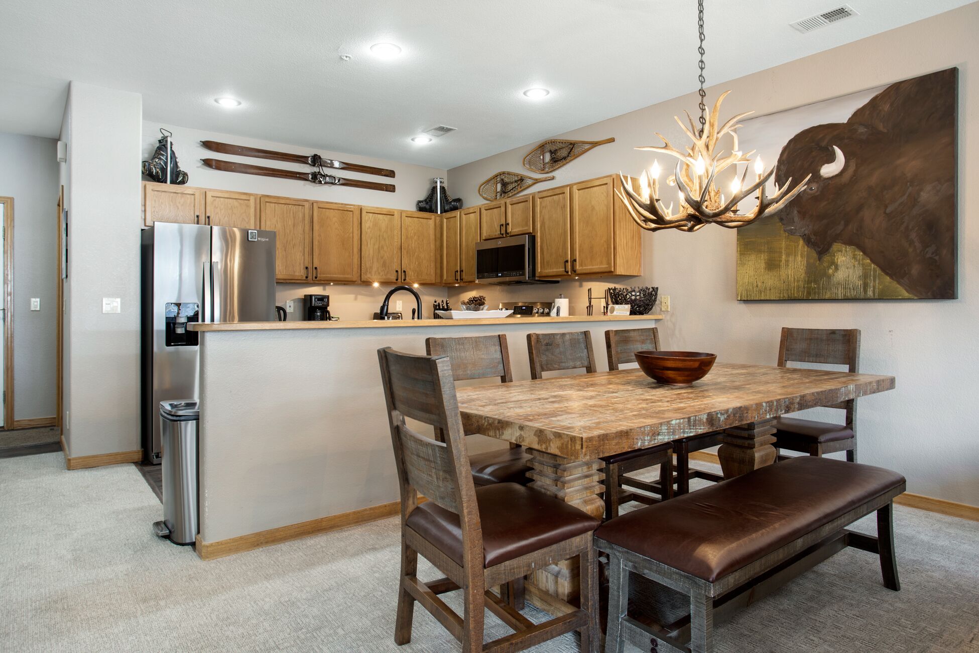 Chic Streamside Home, Hot Tub, BBQ, Minutes from Resort