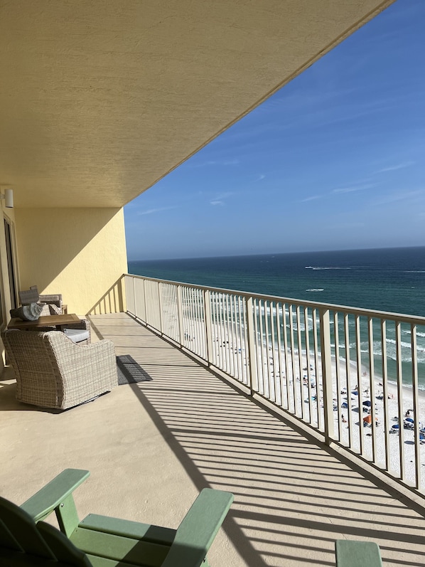 Property grounds - Completely renovated, huge balcony ocean front condo/beach chairs + umbrella! (Panama City Beach)