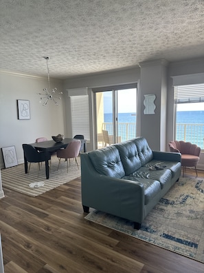 Smart TV, books - Completely renovated, huge balcony ocean front condo/beach chairs + umbrella! (Panama City Beach)
