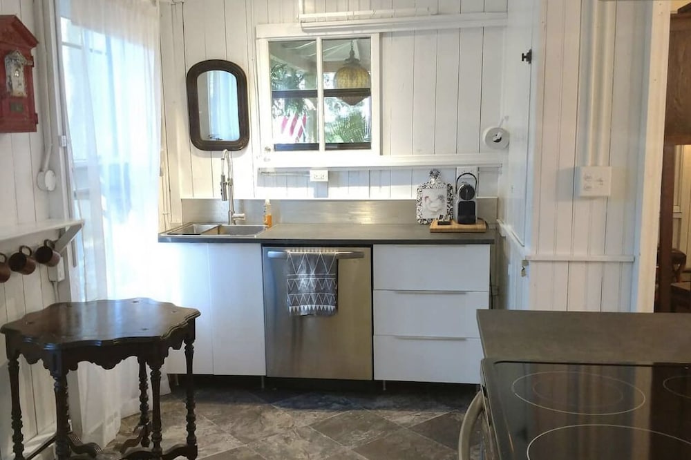 Transcendentalist Cottage on 6th St