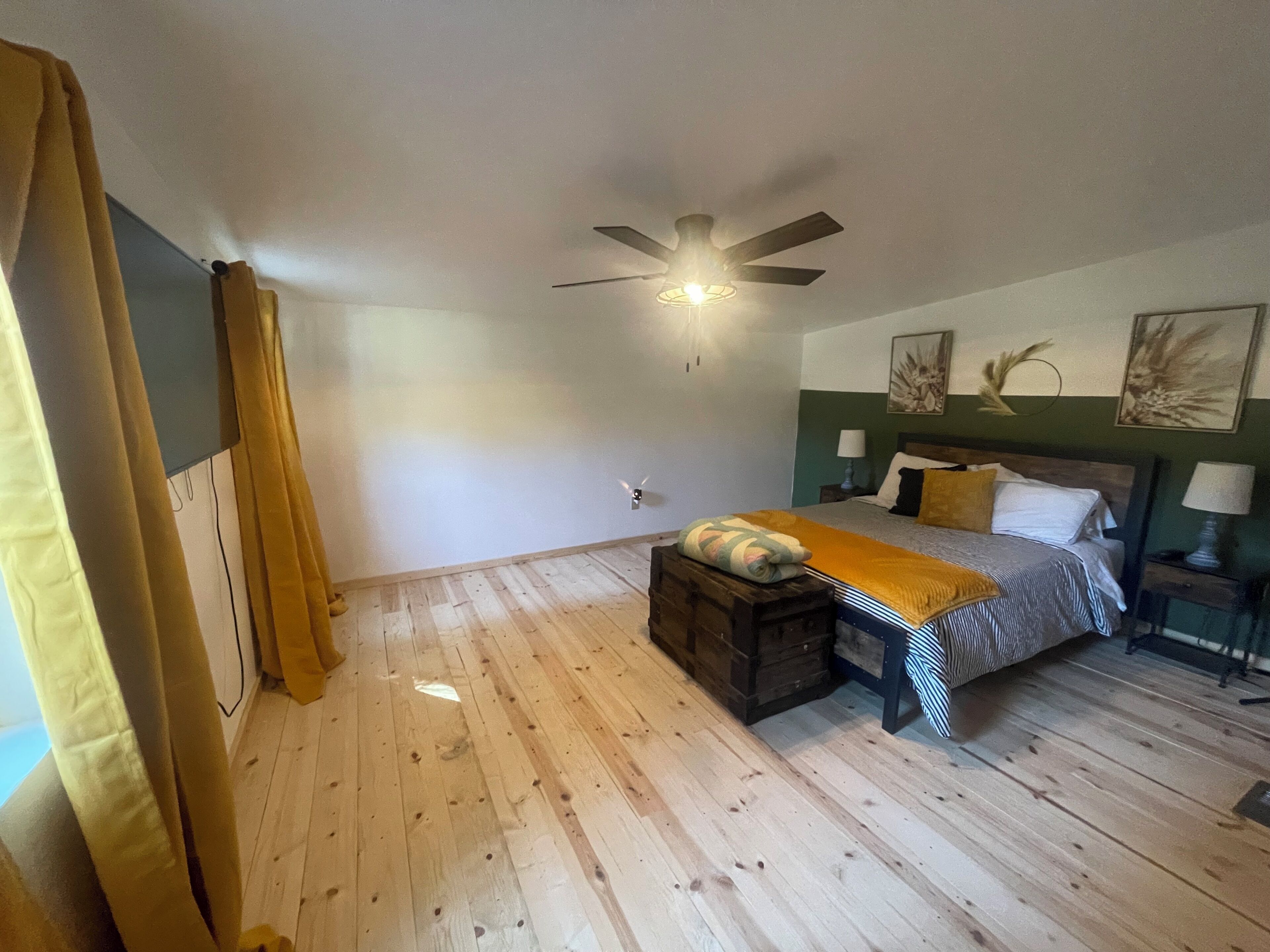 2 bedrooms, iron/ironing board, free WiFi, bed sheets