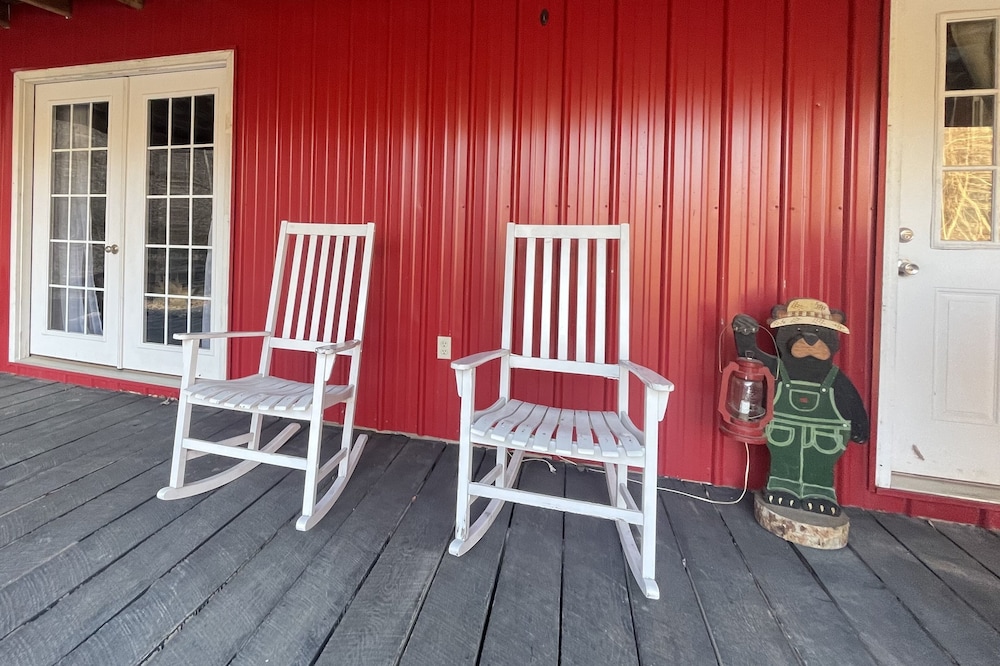 Secluded cabin located on 500 acres in the beautiful hills of Kentucky.