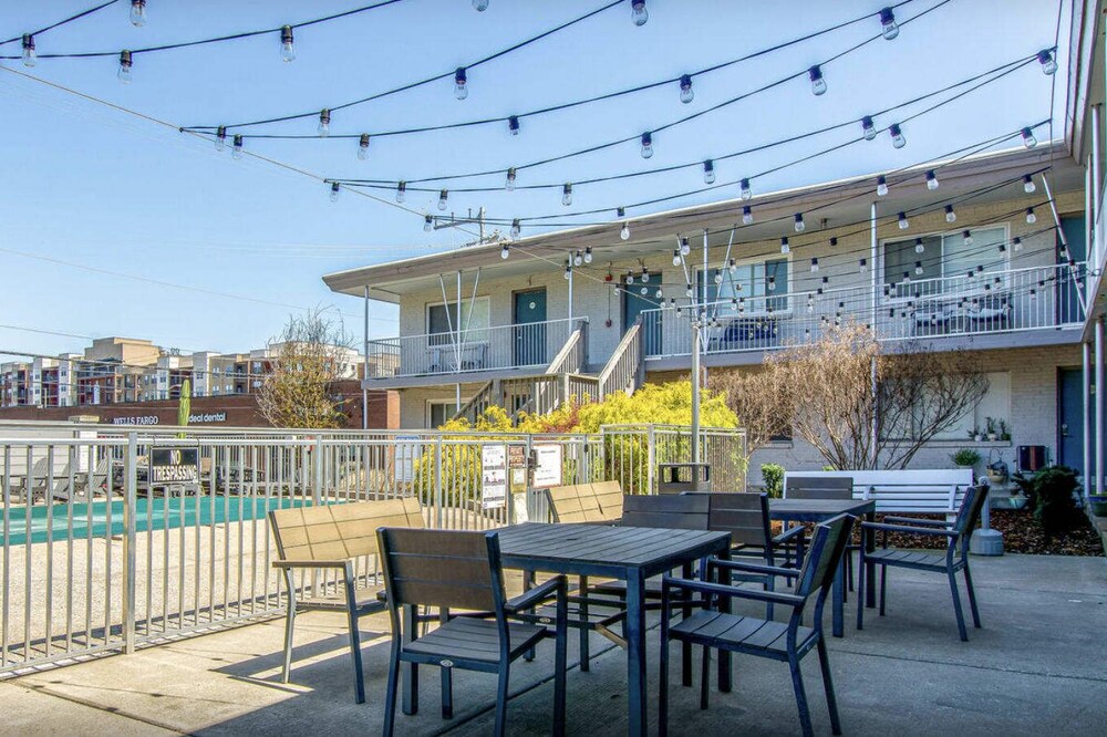 Centrally Located Studio Near Downtown