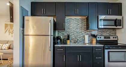 Centrally Located Studio Near Downtown