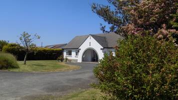 Cottage | Front of property