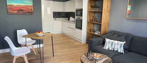 Classic Apartment, Private Bathroom | Lounge