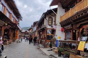 Unclassified image, 3 of 102, button - Shangri-La Xiangguo Home Inn (Shangri-La)