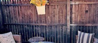 *Perfect Locale* Mins to all Attractions+Free Park