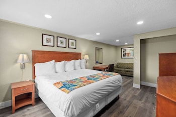 Free WiFi, bed sheets at Travelodge by Wyndham Kissimmee/Orlando