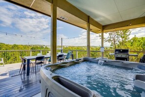 Property grounds - Private Heated Pool, Hot Tub, amazing views & decks (Dripping Springs)