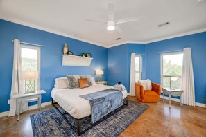 5 عدّة غرف نوم ومكتب ومكواة/لوح كي وسرير سفر