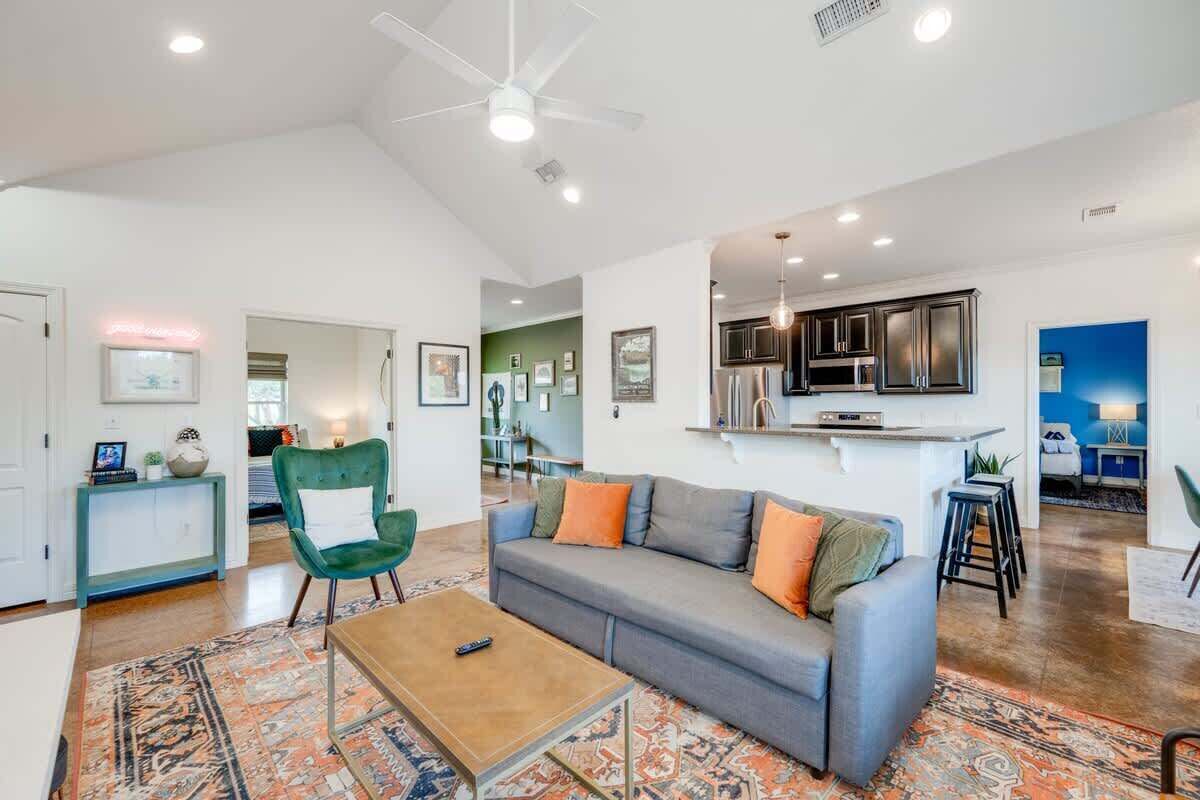 TV, fireplace, offices