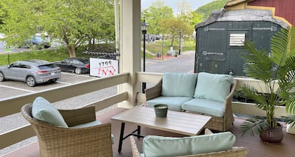 Best location! Baltimore Suite @ historic 1799 Inn