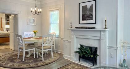 Best location! The Ohio Suite @ historic 1799 Inn