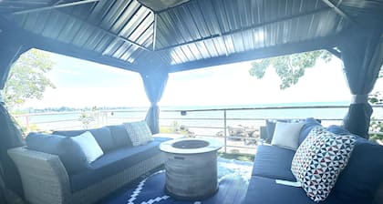 Lovely & cozy cottage beach house with private access beach with hot tub