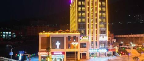 المنشأة من الخارج