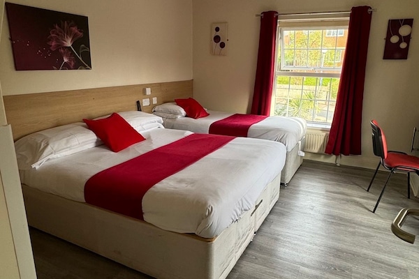 Family Triple Room | Desk, iron/ironing board, free WiFi