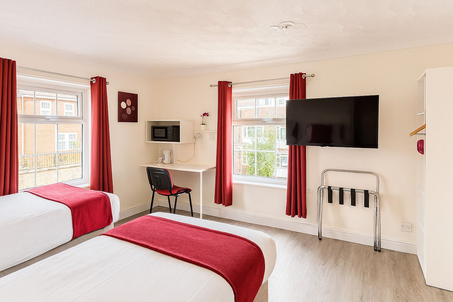 Family Triple Room | Desk, iron/ironing board, free WiFi