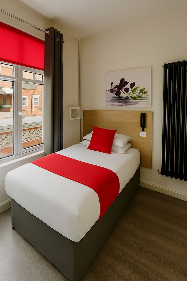 Standard Triple Room | Desk, iron/ironing board, free WiFi