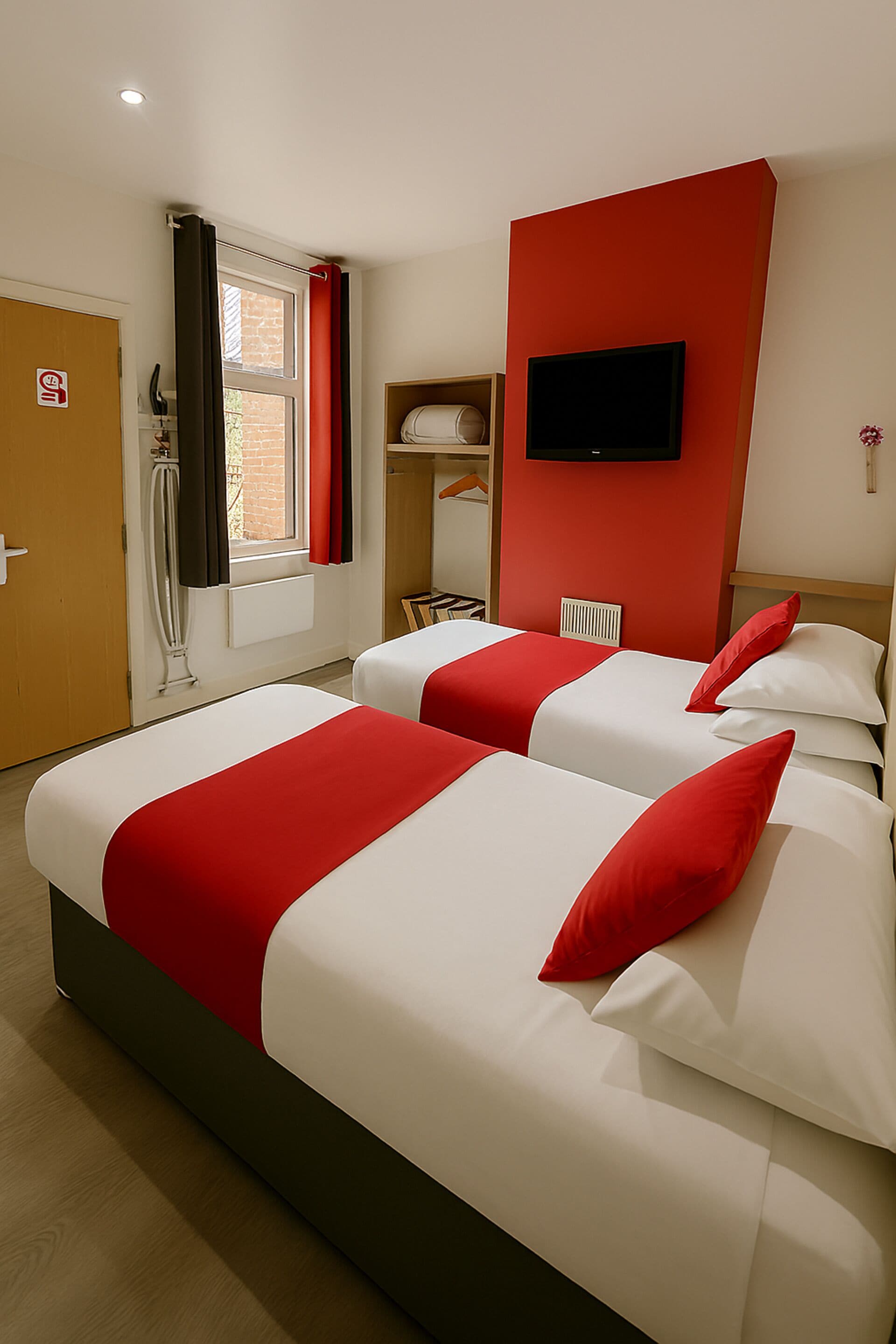 Standard Triple Room | Desk, iron/ironing board, free WiFi