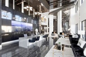 Lobby - Luxury Apartment, Old Town Scottsdale (Scottsdale)
