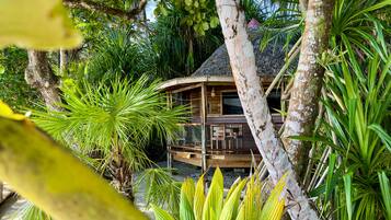 Honeymoon huisje | Luxe beddengoed, bedden met traagschuimmatras, individueel gedecoreerd