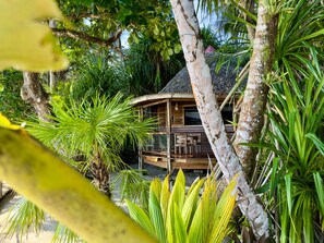 Hytte – honeymoon | Sengetøy av topp kvalitet, memory foam-senger og individuelt dekorert