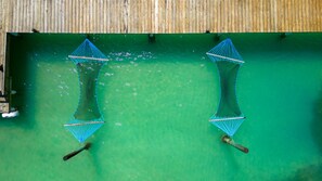 On the beach, sun-loungers, beach towels, snorkelling - Casa Cayuco Eco-Adventure Lodge (Bastimentos)